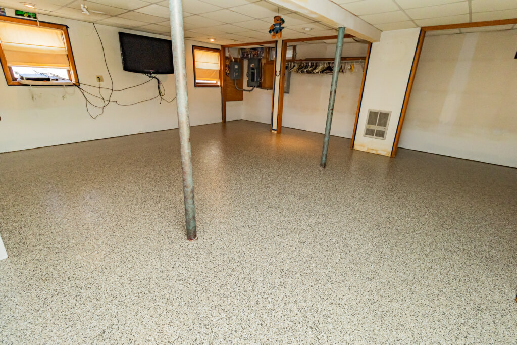 Frackville, Pa Epoxy Madras Flake Basement Floor